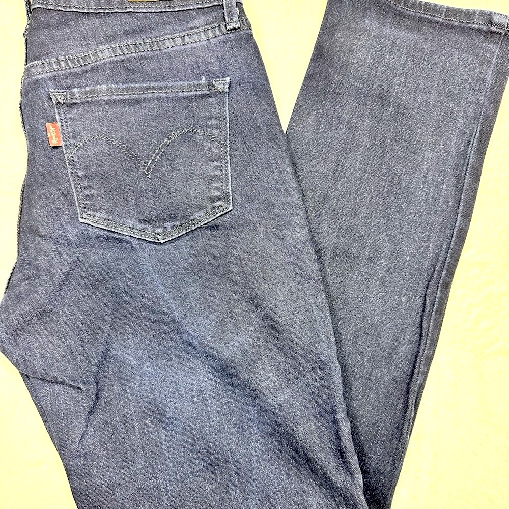 Levi’s 511 Classic rise, Slim leg, Demi curve, size 25